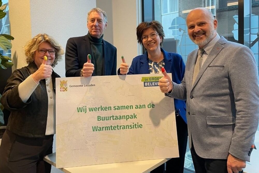 De Groene Belevenis en Gemeente Leusden bezegelen hun samenwerking buurtaanpak energiezuinig wonen