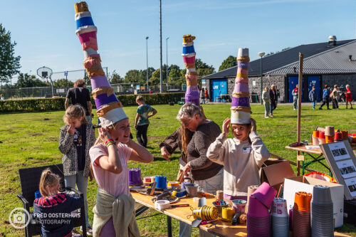 creatief met bloempotten tijdens de workshop recycling van Modiform